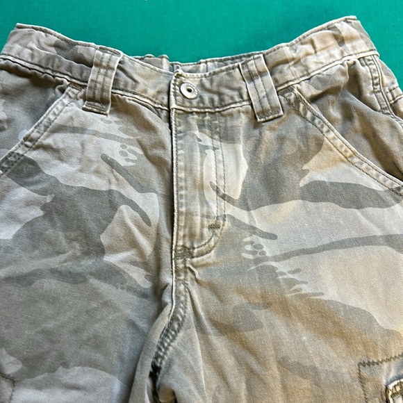 Boys cargo shorts, sz10, camouflage - Picture 2 of 5